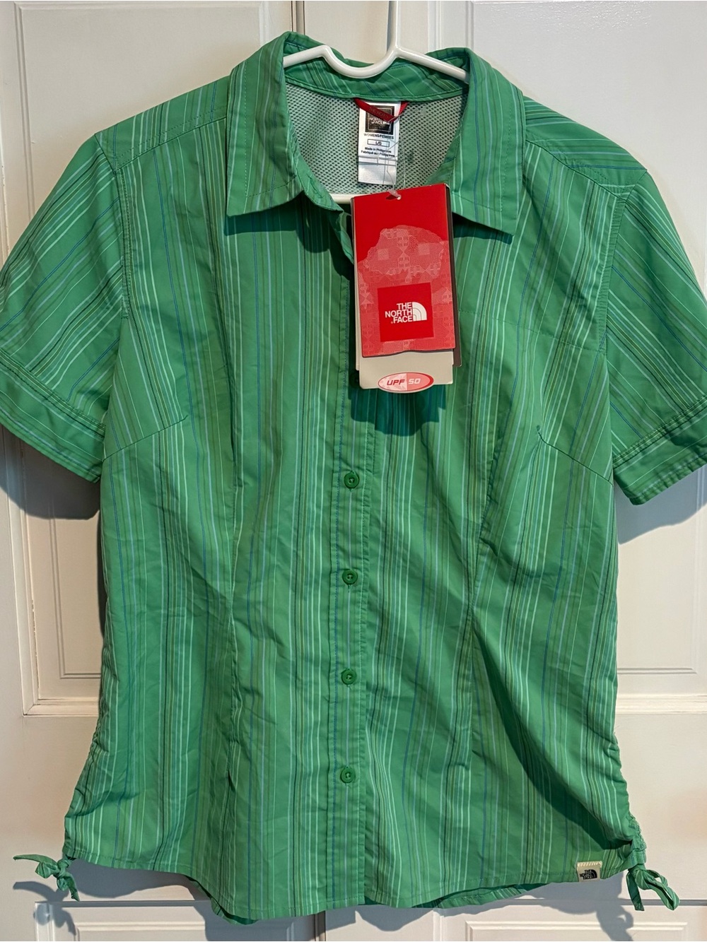 The North Face Women's Short Sleeve Stretch Boulder Button-Down Shirt GuavaGreen